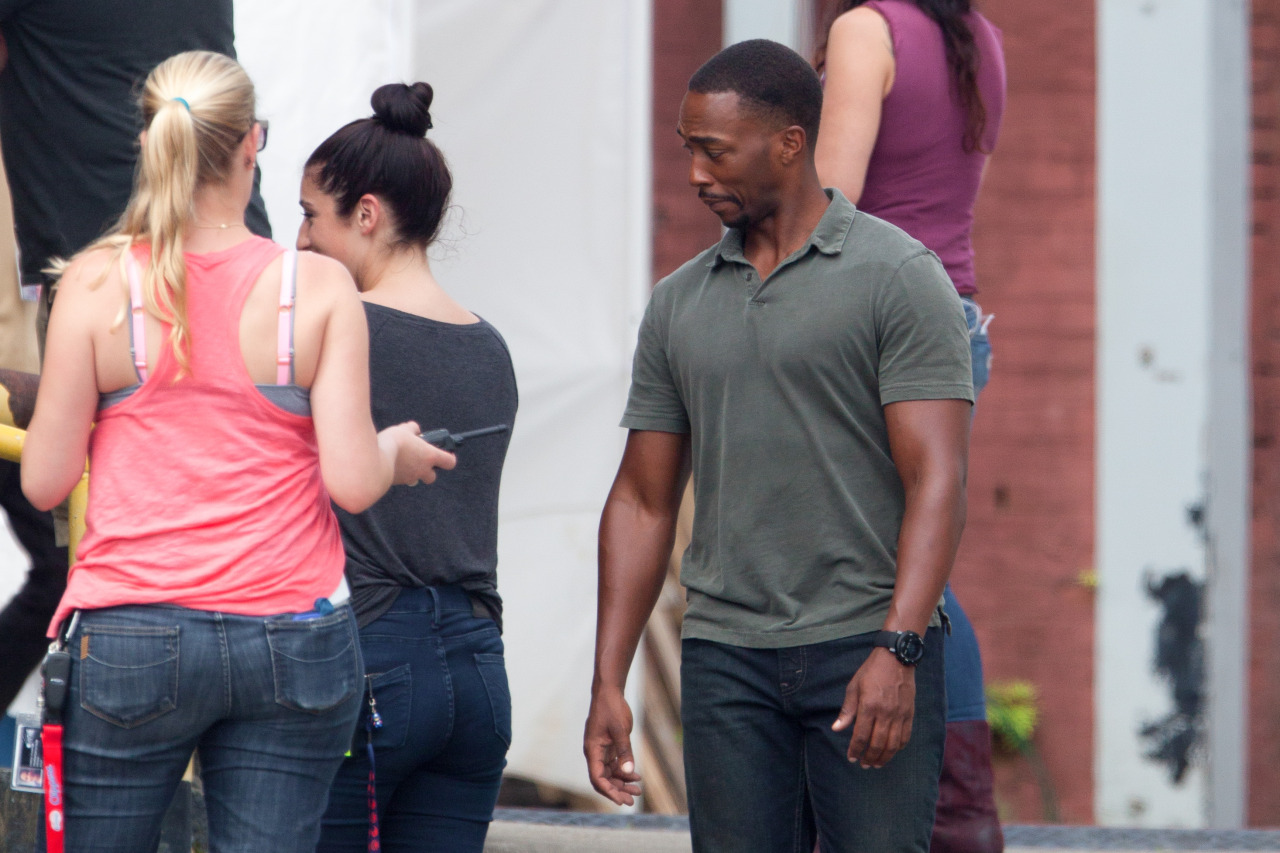 celebritiesofcolor:  Anthony Mackie on the set of ‘Captain America: Civil War’