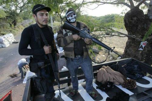 fuckyeahmexico:  blog-mons:  Michoacán. México 13-01-2014     Michoacán. México 13-01-2014 Autonomy ….. This Is How AutoDefensas Arrest Their Corrupt Cops      Mexico has long suffered blistering violence and crime at the hands of its homegrown
