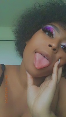 penny-theunicorn:Just out here looking scrumptious. Yw 