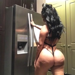 mokboss:she’s about to start cooking dinner