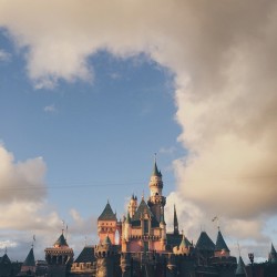 thatdisneyworldblog:Hello castle, nice to