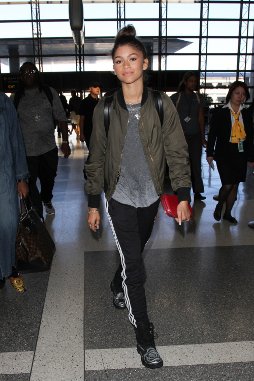 zendaya's airport style