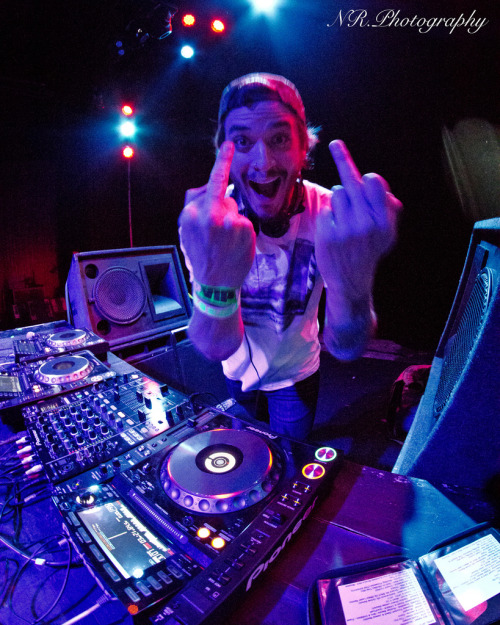 thenr-photography:  Taking photos with bro safari himself!
