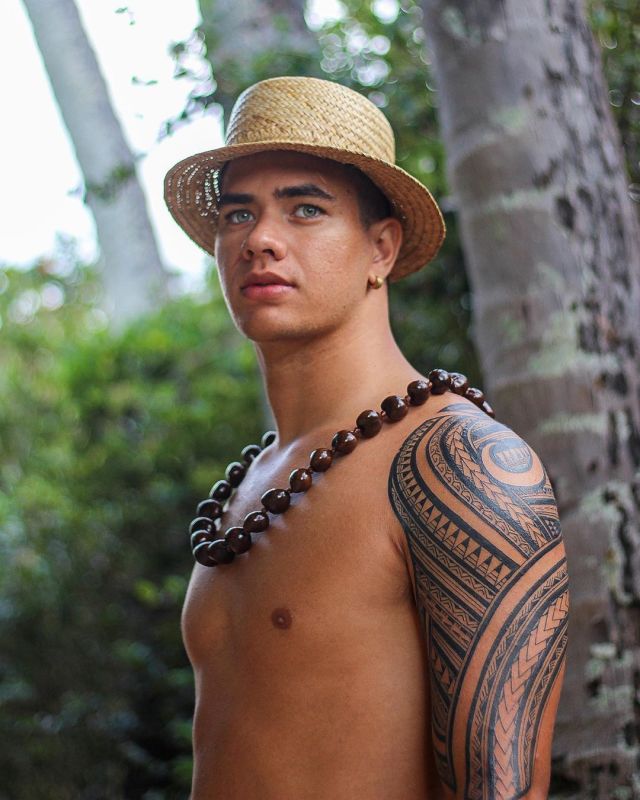 polynesianmen:A'alona M., Hawai'i