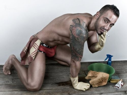 rubbergloved: Martin mazza.  I would love to have a cleaner like him !