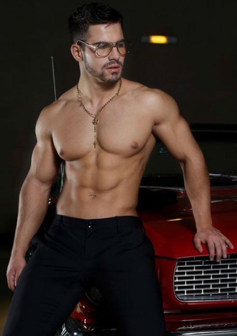 dnamagazine:  We wouldn’t mind going on a road trip with someone as sexy as Roman Dawidoff. More here: http://www.dnamagazine.com.au/articles/news.asp?news_id=19812 