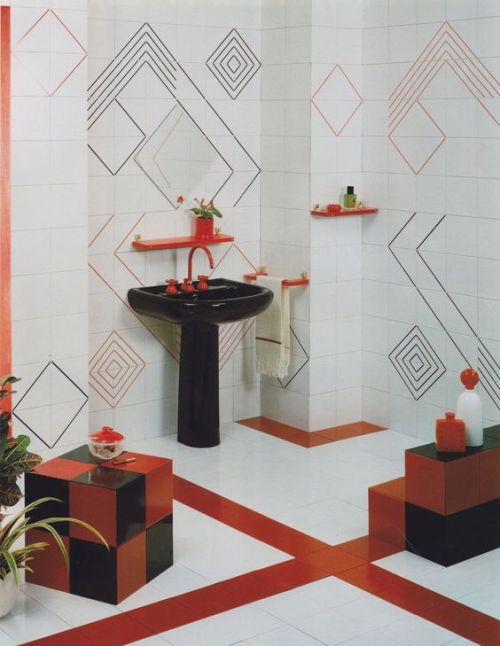 househunting: 80s bathroom aesthetic