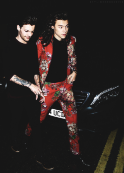 stylinsonarchive:  EXCLUSIVE: Harry Styles &amp; Louis Tomlinson Leaving Libertine Nightclub Together As “Larry Stylinson” Romance Rumors Continue To Buzz /// 2015 (1) (2)