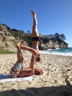 Meditategravitate:  Acro Yoga On Ze Beach With My Love :) 