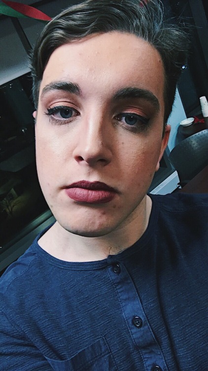 gaynetflixhoe:a friend did my makeup and I’m feelin myself