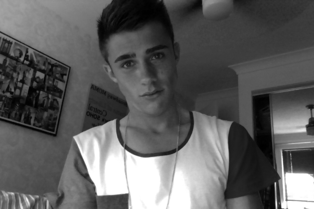 69shadesofgray:  releasings:  so i decided to cut my hair short and idk if i like