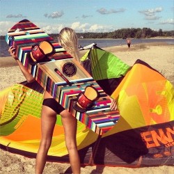 lauralaessig:  TOTALLY LOVE THIS BOARD!!! @liquidforcekites