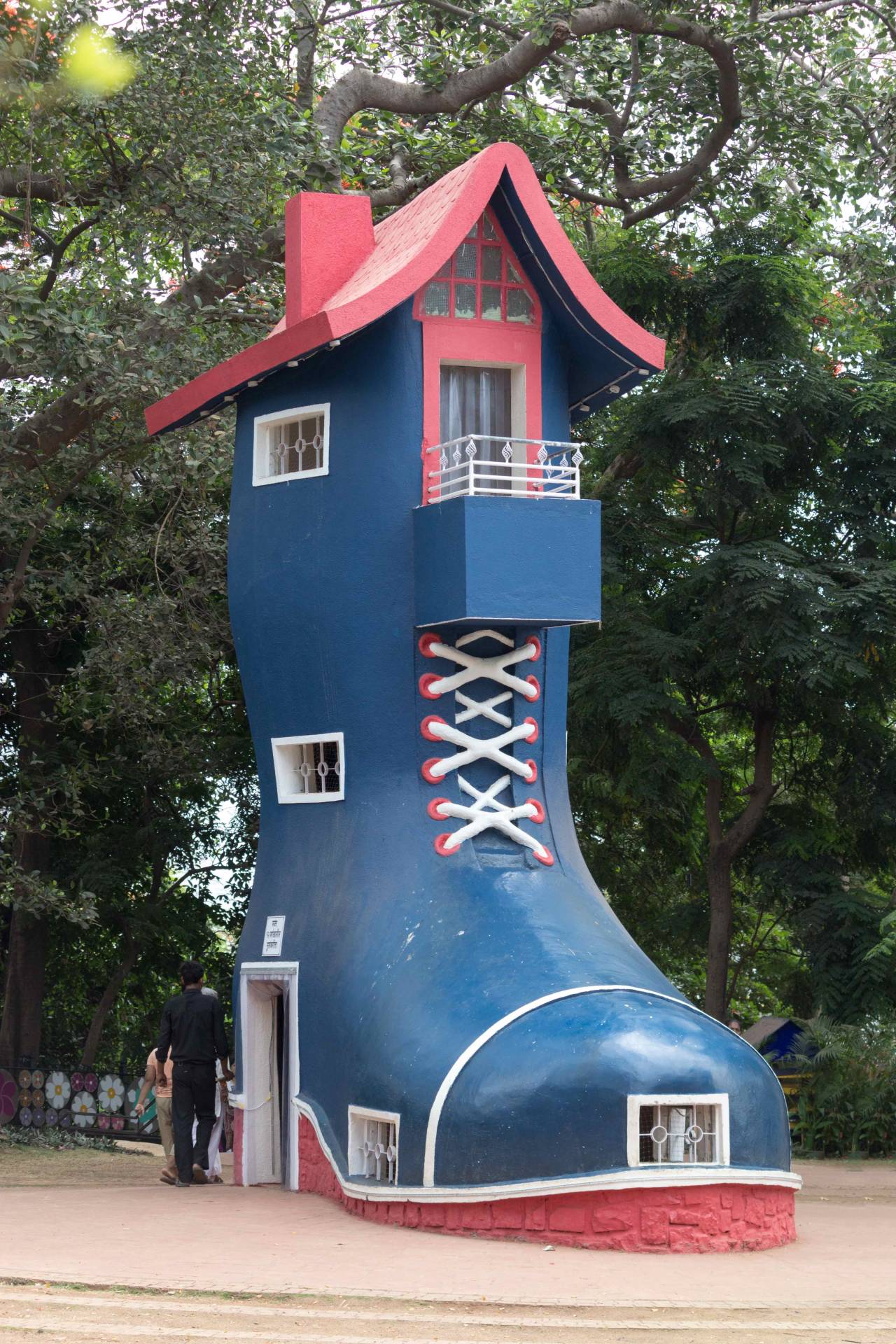 SKYBO BOOTS AND BAGS - Chapel in Ilango Nagar