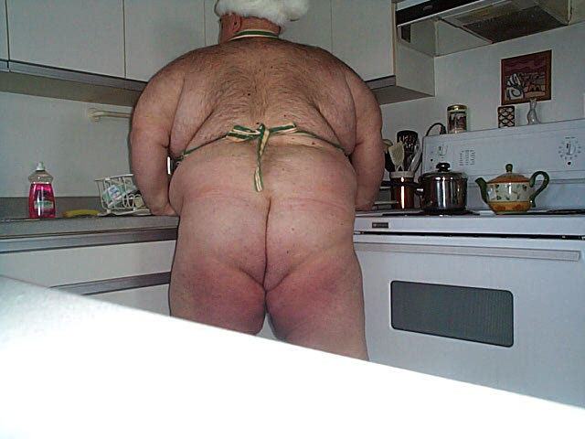chubstermike:  KISS THE COOK? OKAY MY PLEASURE!!! Open that big ass up!!!