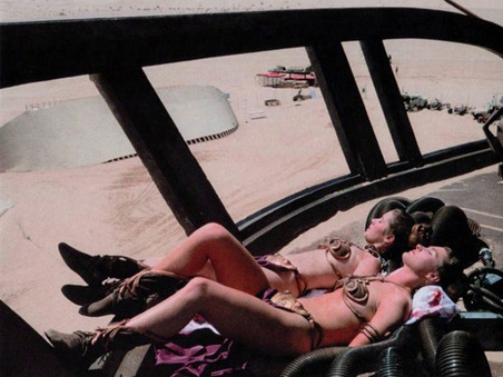 Catchin’ some rays (Carrie Fisher and her stunt double do a little sunbathing on