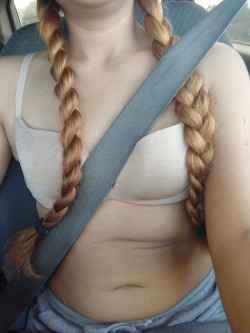 kinkylittlesweetpea:  Good morning had to take my coffee on the go figured I would enjoy this morning drive. Do you want to see me take my bra off? 20 reblogs get you one