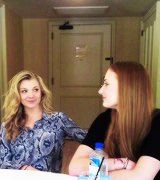 bad-velvet:  “Natalie and Sophie have clearly bonded, either through filming or