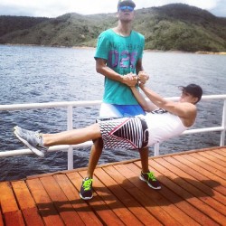 colombiancalisthenics-mauricio-r:¡En todas partes! Front Lever - Lago Calima #BarRidersColombia #StreetWorkout #Calisthenics #UPTHELEVEL