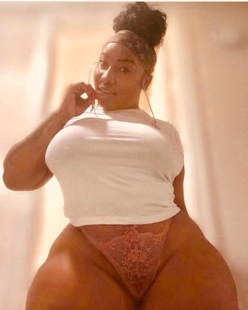 ebonycameltoelove:  👀🔥🔥🔥🔥🔥🔥🔥🔥😩😩😩😩