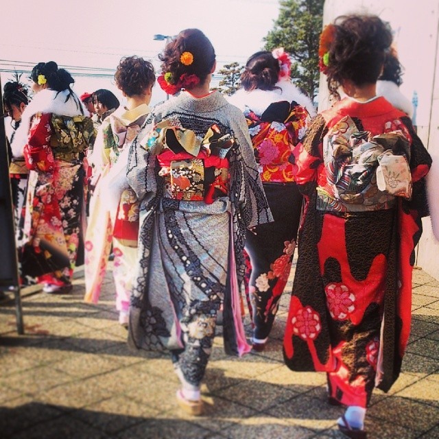 instagram:  Dressing up for Japan’s Coming of Age Day (成人の日)  To see more