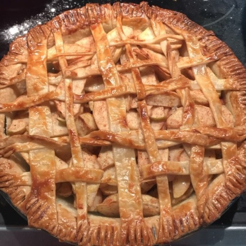#NoFilter first #pie of the day out of the oven! Hope my Poppa would be proud! #HappyThanksgiving #A