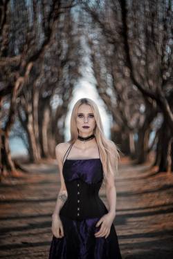 gothicandamazing:  Model: Vairë Photo: Andrzej Wiśniowski FotografiaMUA: Let’s MakeUp Welcome to Gothic and Amazing |www.gothicandamazing.com  