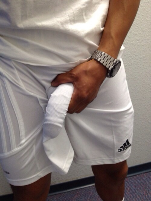 cocksandhunks:  2hot2bstr8:  one of the hottest bulge pictures i’ve ever fucking