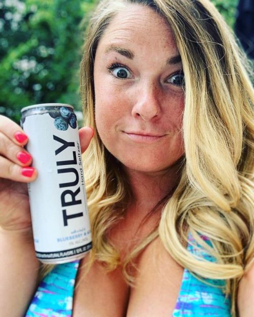 These TRULYs are freaking fantastic. Also might be in a bikini! . . . . #maybetipsy #daydrinking #b