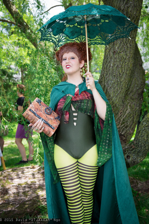 An awesome Winifred Sanderson cosplay!