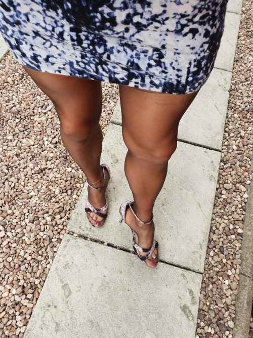 nickyinhose: Any volunteers to kiss my toes x