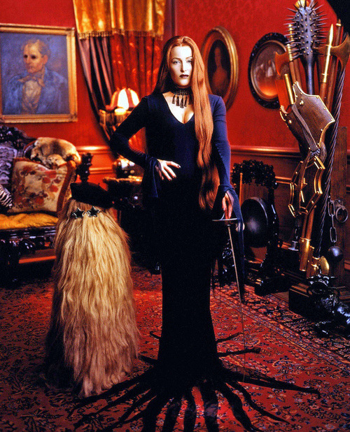 stuckinabucket: craftastrophies: discombobulateddavidduchovny: Gillian Anderson as Morticia Addams!!