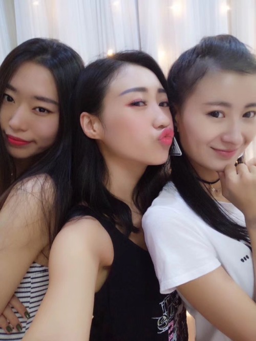 聚会后睡到自然醒是多么的幸福