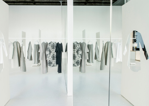 {Some shop talk - love these COS store interiors!}1-4. Snarkitecture designed this pop-up in LA. Lov