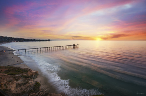 travelingcolors - Scripps Pier, San Diego | California (by Lee...