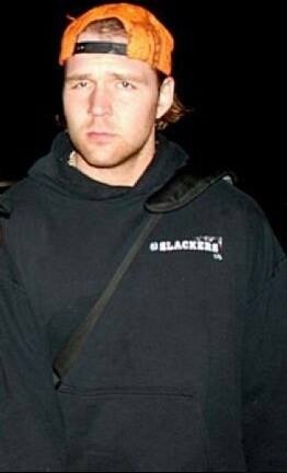 littlefuzzysheep:  queenbitchambrose:  I kinda have a thing for boys in hoodies…  loooooove him in a hoody