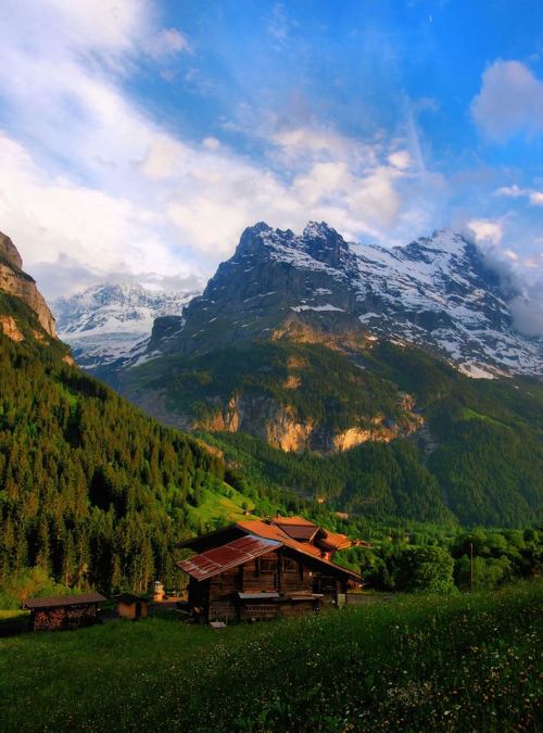 Mountain hut above Grindelwald / Switzerland (by Michael).