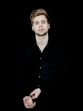 calumhoodse:  Knowing that our music has saved people’s lives inspires me and it makes me want to cry. 