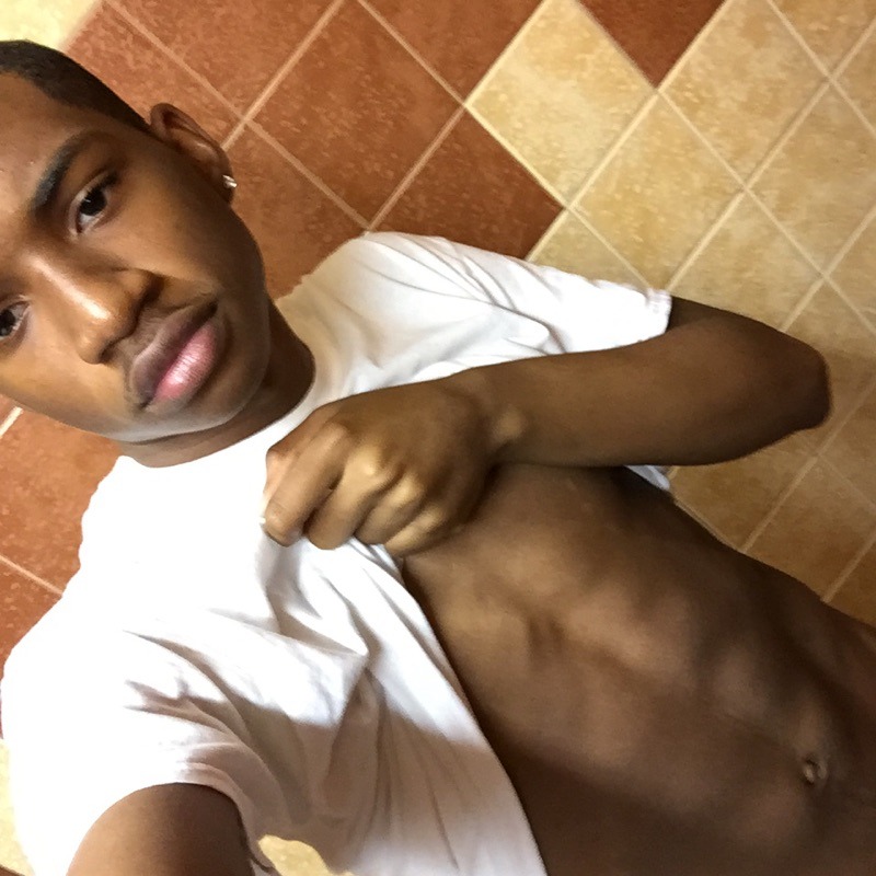 thebipage:  Twitter &amp; sc: @prince_lamarr Kik: @prince.lamarr