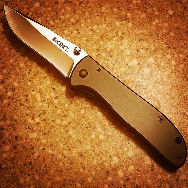 pocketdump-patrol:  The #CRKT Drifter was the #EDC blade for me today! Very sleek