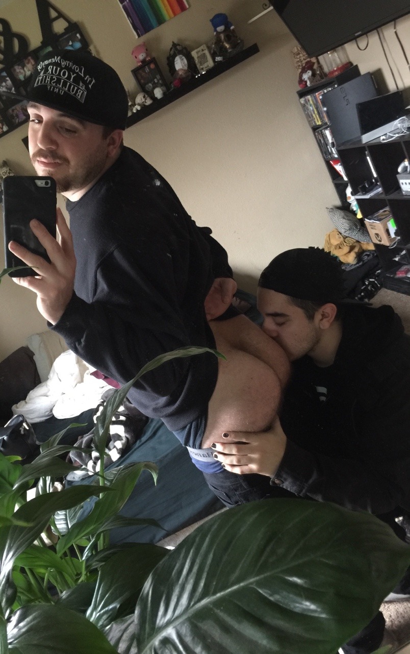 dropalexdead:Praising bae’s booty. 👅