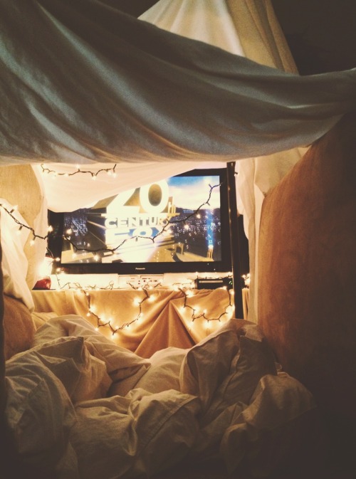adaytcremember:  amyisraddd:  someone build a blanket fort with me  yes 