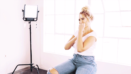 chonimacaroni:forever 21 meets sarina [x]  I’m obsessed with her.