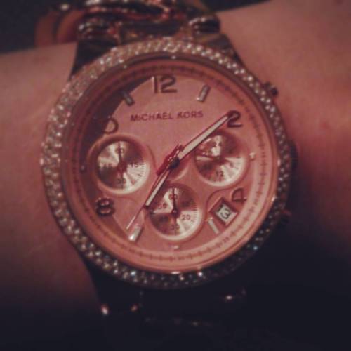 He has such great taste… <3 #happyvalentine #michaelkors #hesthebest