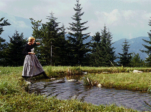 periodedits:

Let’s start at the very beginning..THE SOUND OF MUSIC (1965) dir. Robert Wise #the sound of music #movies#gifs
