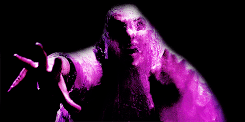 dessinnoir:“Nobody believes me about what happened tonight.”The Blob (1988)
