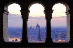 andreacph:  Pest vista da Buda. La cosa più