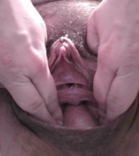 streetglider2:  A beautiful mess! Look at the size her pee hole…..  Her piss hole