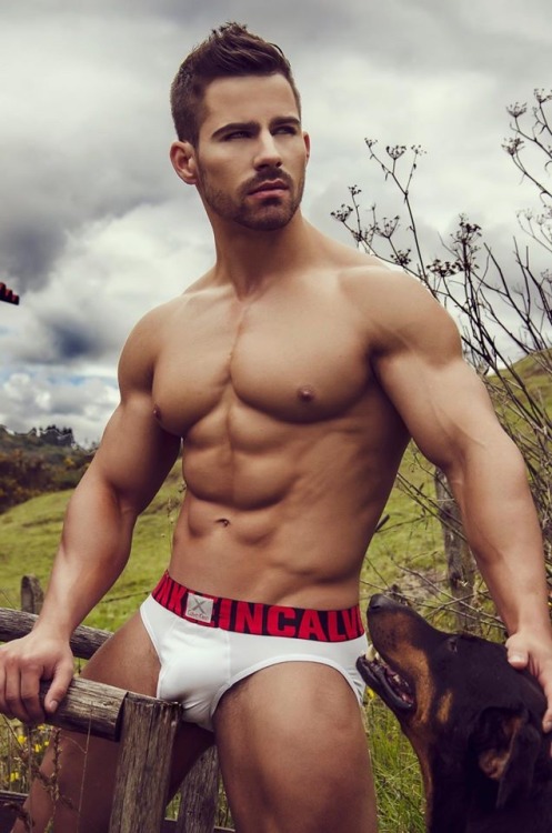 XXX onlymusclestuff:  #muscle #outdoor #tight photo