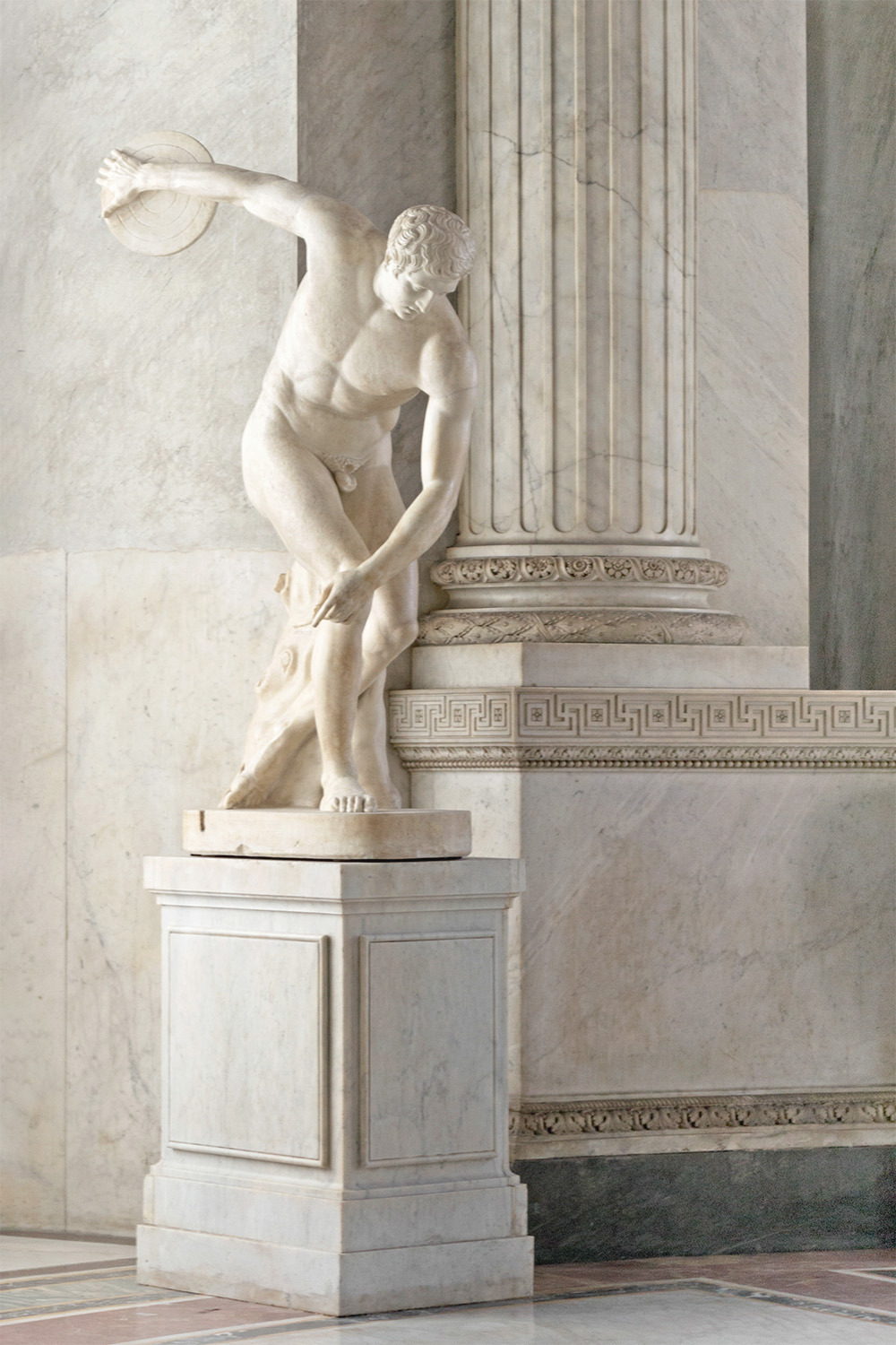 2seeitall:    Statue of a discobolus throwing the discus2nd cent. A.D.Musei Vaticani,