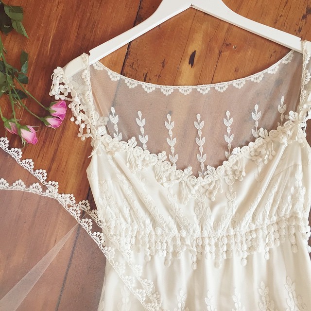 clairepettibone:  Claire Pettibone ‘Kristine&rsquo; wedding dress &amp;